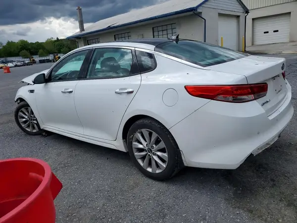 5XXGU4L36JG206696 2018 KIA OPTIMA - Image 2