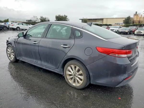 5XXGU4L36JG210621 2018 KIA OPTIMA - Image 2