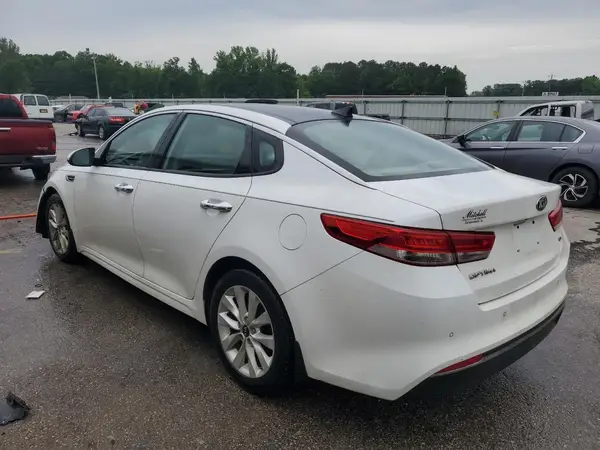 5XXGU4L36JG223286 2018 KIA OPTIMA - Image 2
