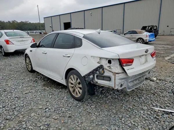 5XXGU4L36JG225426 2018 KIA OPTIMA - Image 2