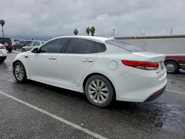 5XXGU4L36JG226463 2018 KIA OPTIMA - Image 2
