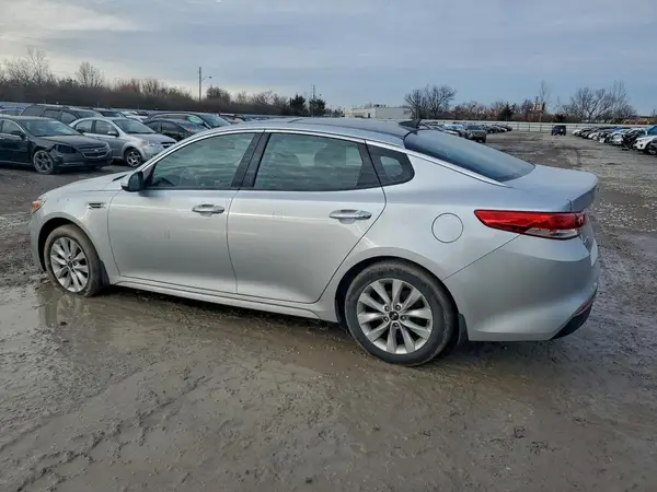 5XXGU4L36JG227774 2018 KIA OPTIMA - Image 2
