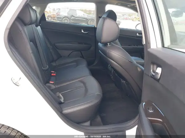 5XXGU4L36JG228570 2018 KIA OPTIMA - Image 8