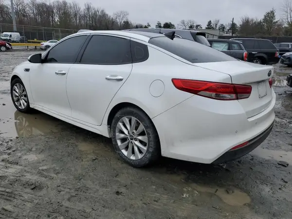 5XXGU4L36JG231680 2018 KIA OPTIMA - Image 2