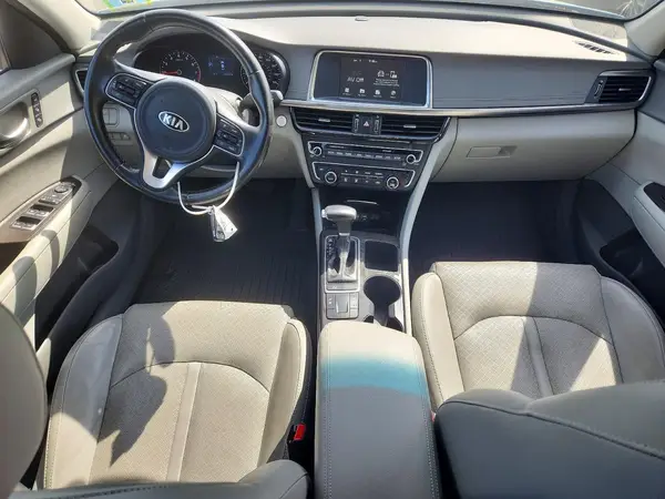 5XXGU4L36JG240198 2018 KIA OPTIMA - Image 8