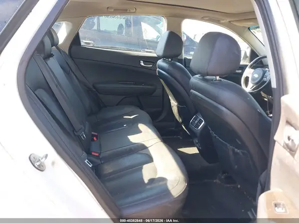 5XXGU4L36JG240220 2018 KIA OPTIMA - Image 8