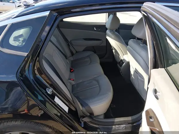 5XXGU4L36JG240976 2018 KIA OPTIMA - Image 8