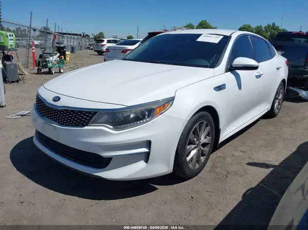 5XXGU4L36JG242873 2018 KIA OPTIMA - Image 2