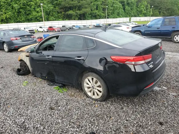 5XXGU4L36JG245563 2018 KIA OPTIMA - Image 2