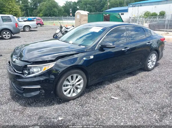 5XXGU4L36JG248267 2018 KIA OPTIMA - Image 2