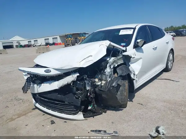 5XXGU4L36JG249323 2018 KIA OPTIMA - Image 2