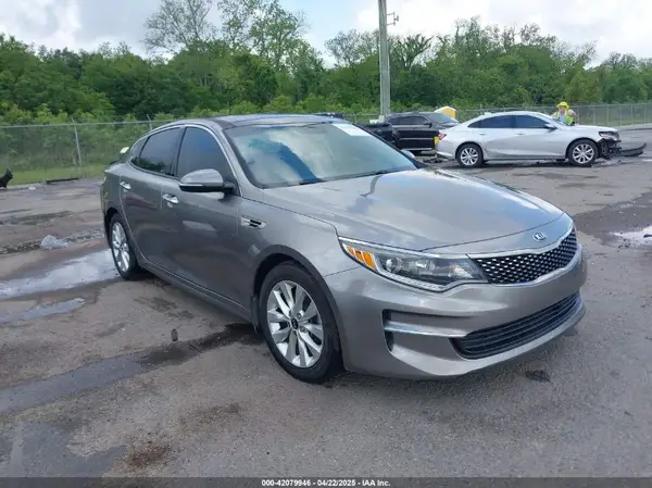 5XXGU4L36JG253629 2018 KIA OPTIMA - Image 1