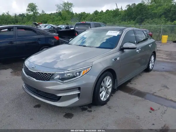 5XXGU4L36JG253629 2018 KIA OPTIMA - Image 2