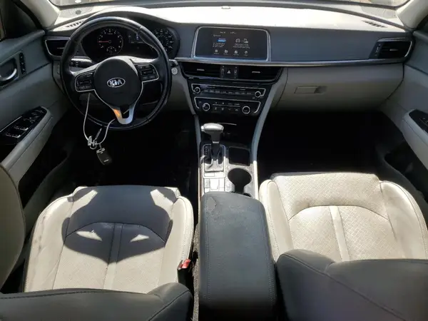 5XXGU4L36JG256952 2018 KIA OPTIMA - Image 8