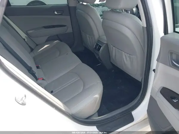 5XXGU4L36JG259740 2018 KIA OPTIMA - Image 8