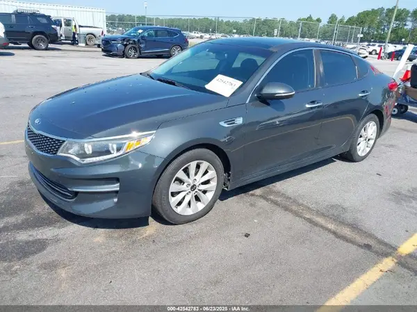 5XXGU4L37GG008718 2016 KIA OPTIMA - Image 2