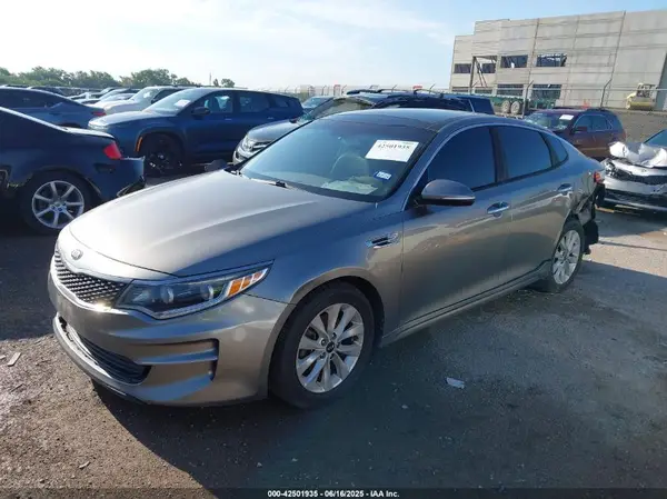 5XXGU4L37GG008900 2016 KIA OPTIMA - Image 2