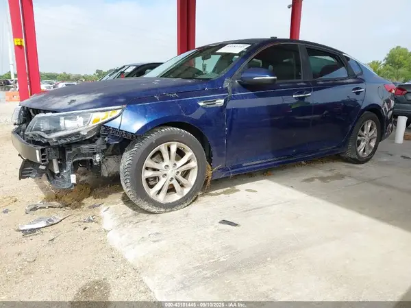 5XXGU4L37GG009741 2016 KIA OPTIMA - Image 2