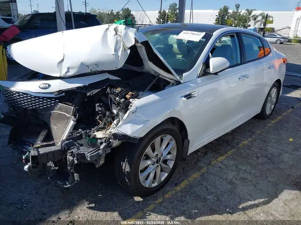 5XXGU4L37GG012588 2016 KIA OPTIMA - Image 2