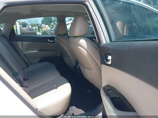 5XXGU4L37GG012719 2016 KIA OPTIMA - Image 8