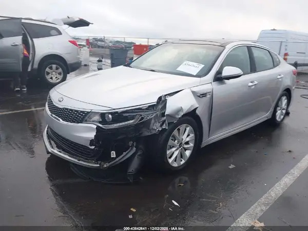 5XXGU4L37GG032775 2016 KIA OPTIMA - Image 2