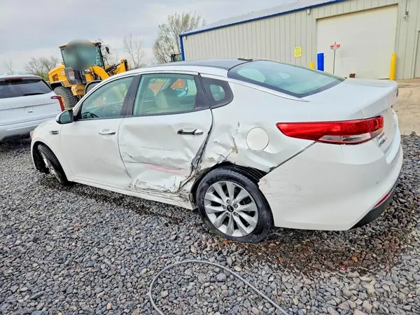 5XXGU4L37GG035112 2016 KIA OPTIMA - Image 2