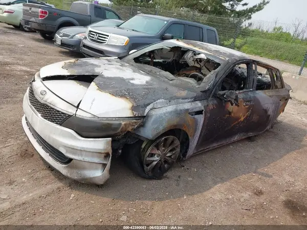 5XXGU4L37GG047020 2016 KIA OPTIMA - Image 2