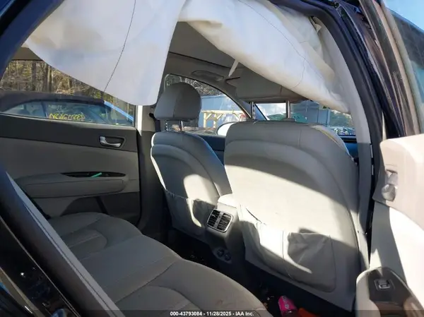 5XXGU4L37GG075089 2016 KIA OPTIMA - Image 8