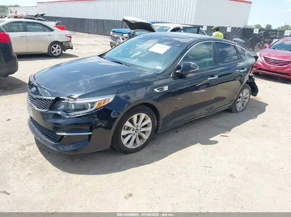 5XXGU4L37GG079028 2016 KIA OPTIMA - Image 2