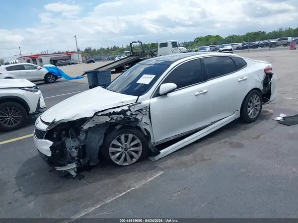5XXGU4L37GG099165 2016 KIA OPTIMA - Image 2
