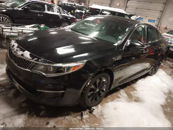 5XXGU4L37GG117602 2016 KIA OPTIMA - Image 2