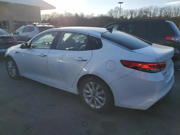 5XXGU4L37HG124406 2017 KIA OPTIMA - Image 2