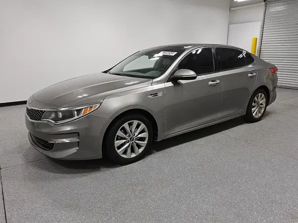 5XXGU4L37HG127385 2017 KIA OPTIMA - Image 1