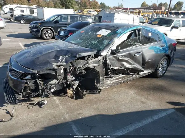 5XXGU4L37HG150844 2017 KIA OPTIMA - Image 2