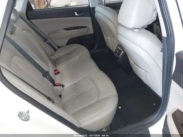 5XXGU4L37HG158135 2017 KIA OPTIMA - Image 8