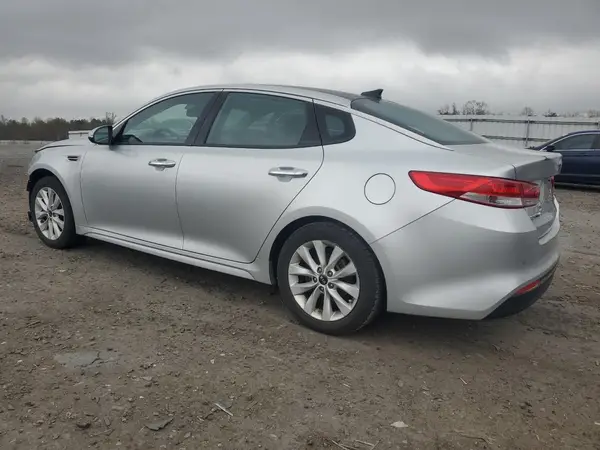 5XXGU4L37HG175386 2017 KIA OPTIMA - Image 2