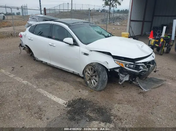 5XXGU4L37JG201152 2018 KIA OPTIMA - Image 1
