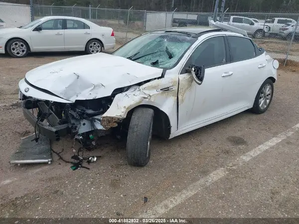 5XXGU4L37JG201152 2018 KIA OPTIMA - Image 2