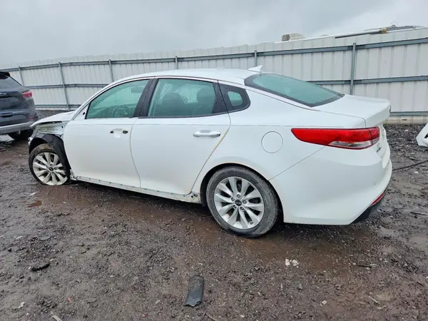 5XXGU4L37JG203676 2018 KIA OPTIMA - Image 2