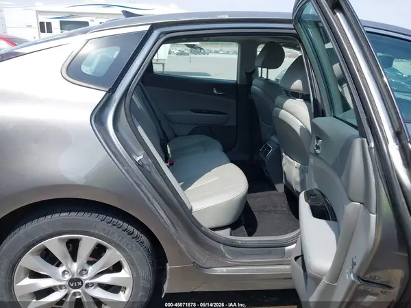 5XXGU4L37JG206254 2018 KIA OPTIMA - Image 8