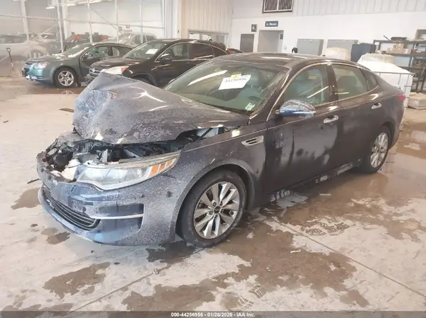 5XXGU4L37JG20794 2018 KIA OPTIMA - Image 2