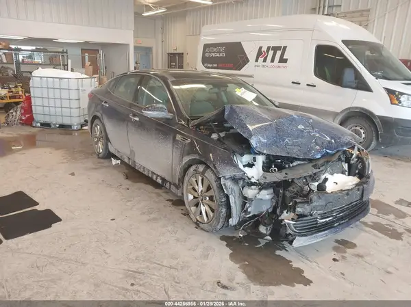 5XXGU4L37JG207940 2018 KIA OPTIMA - Image 1