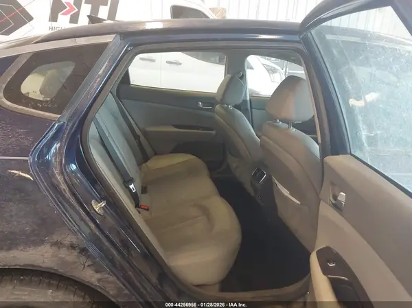 5XXGU4L37JG207940 2018 KIA OPTIMA - Image 8