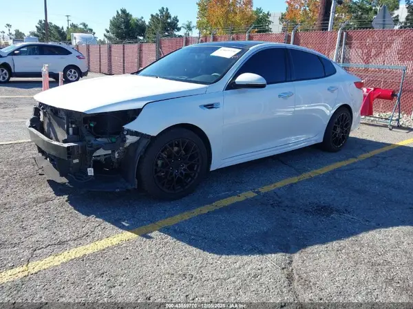 5XXGU4L37JG222258 2018 KIA OPTIMA - Image 2