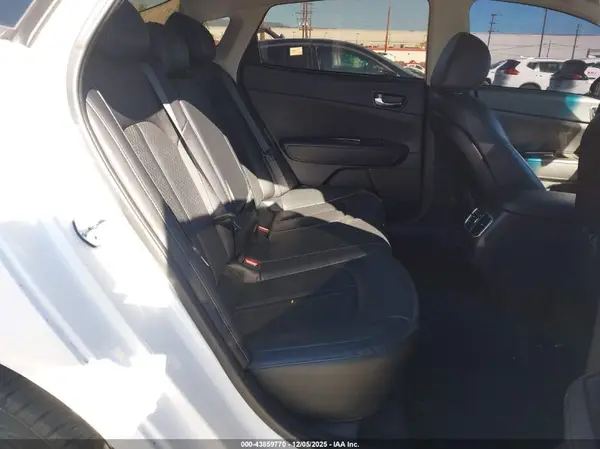 5XXGU4L37JG222258 2018 KIA OPTIMA - Image 8