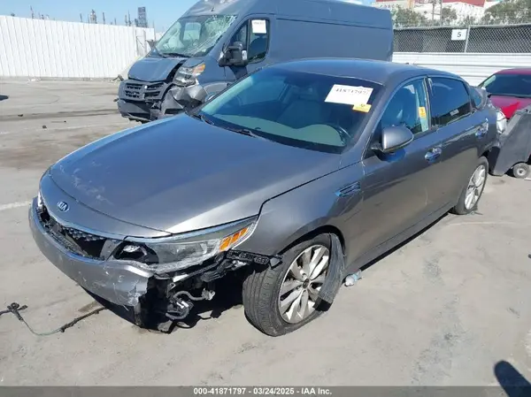 5XXGU4L37JG227461 2018 KIA OPTIMA - Image 2