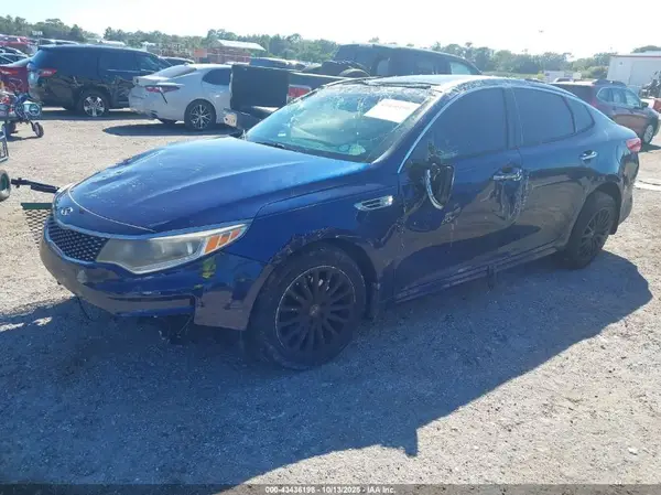 5XXGU4L37JG229310 2018 KIA OPTIMA - Image 2