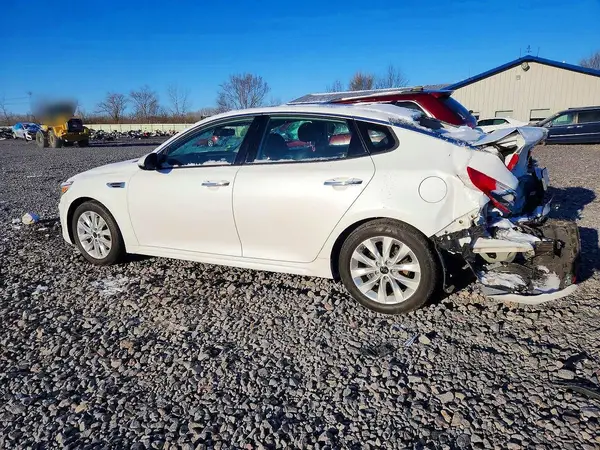 5XXGU4L37JG231672 2018 KIA OPTIMA - Image 2
