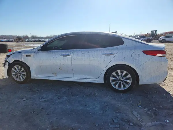 5XXGU4L37JG232322 2018 KIA OPTIMA - Image 2