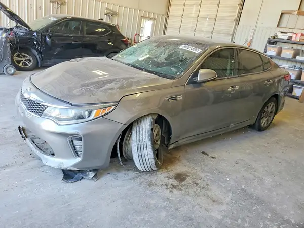 5XXGU4L37JG233762 2018 KIA OPTIMA - Image 1
